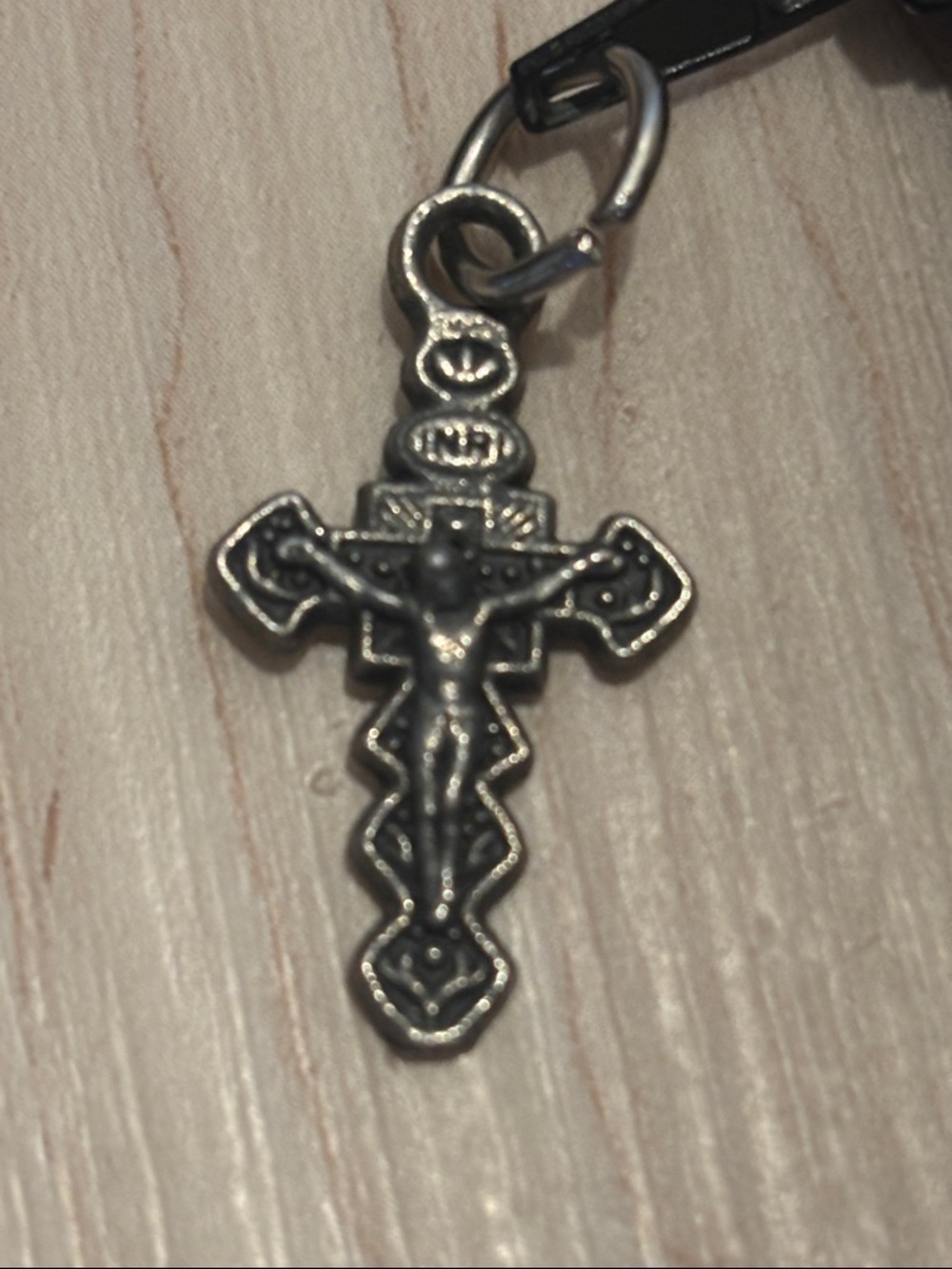 Vintage Tapestry Rosary Pouch with Antiqued Tone Crucifix - Picture 5 of 5